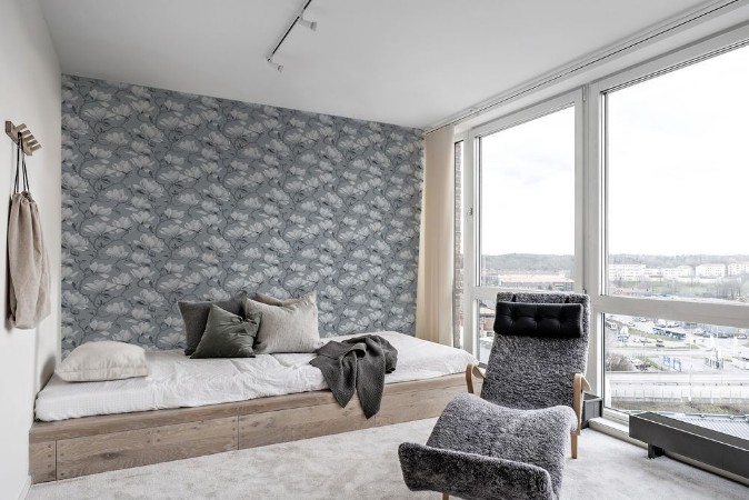 Picture of Corinne Blue - 1050201-02